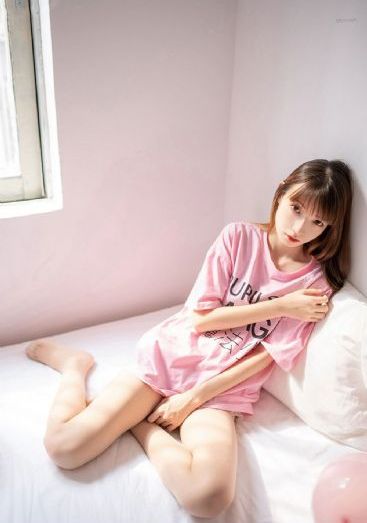 女大学生沙龙室3