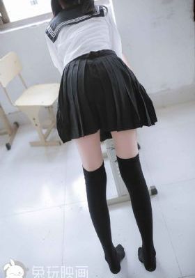 不扣钮的女孩免费观看